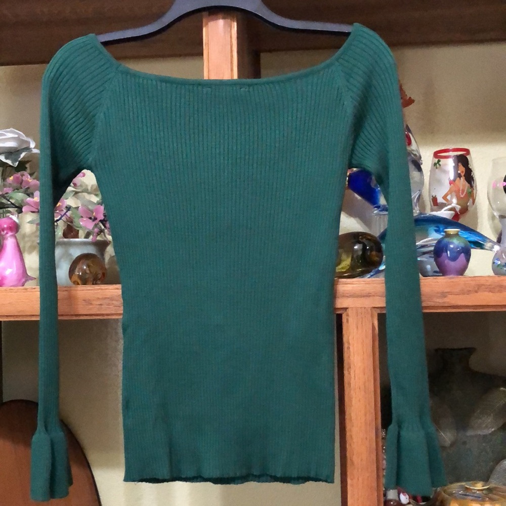 Fashion Nova Green Top - Picture 2 of 9